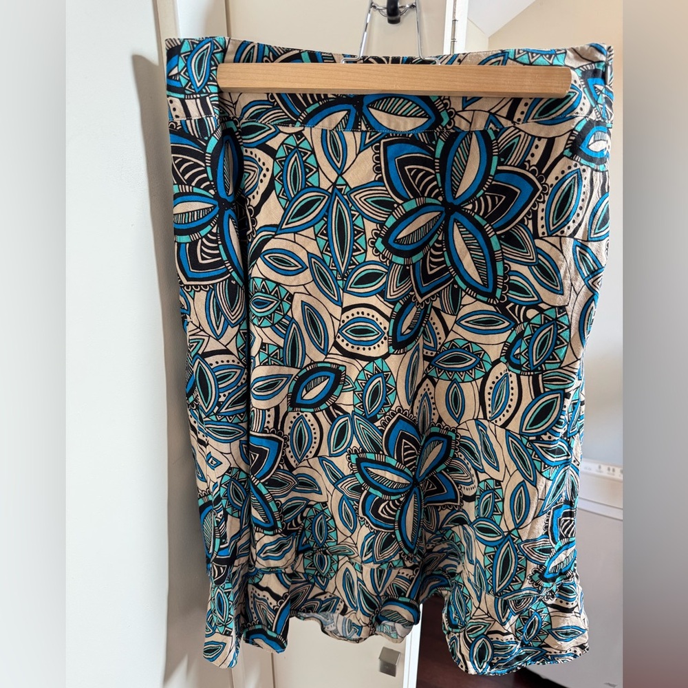 East 5th Blue and Tan Floral skirt size 12P linen blend